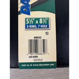 Vintage Day Runner Organizer Planner 88652 5.5” x 8.5” 3-Ring 7-Hole Black NIB